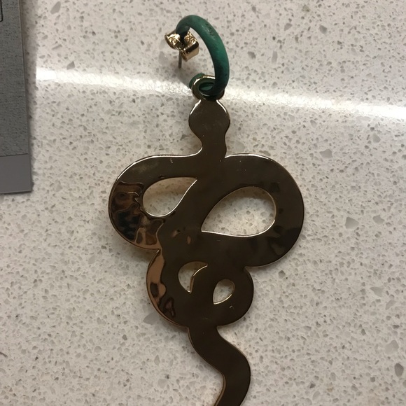 Robert Lee Morris Soho Earings, faux gold - Picture 2 of 5